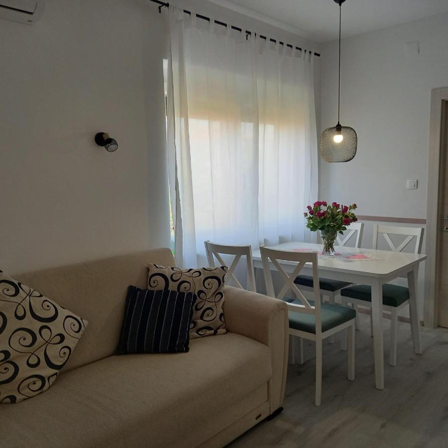Apartmani Pajalic Krk Town Exterior foto