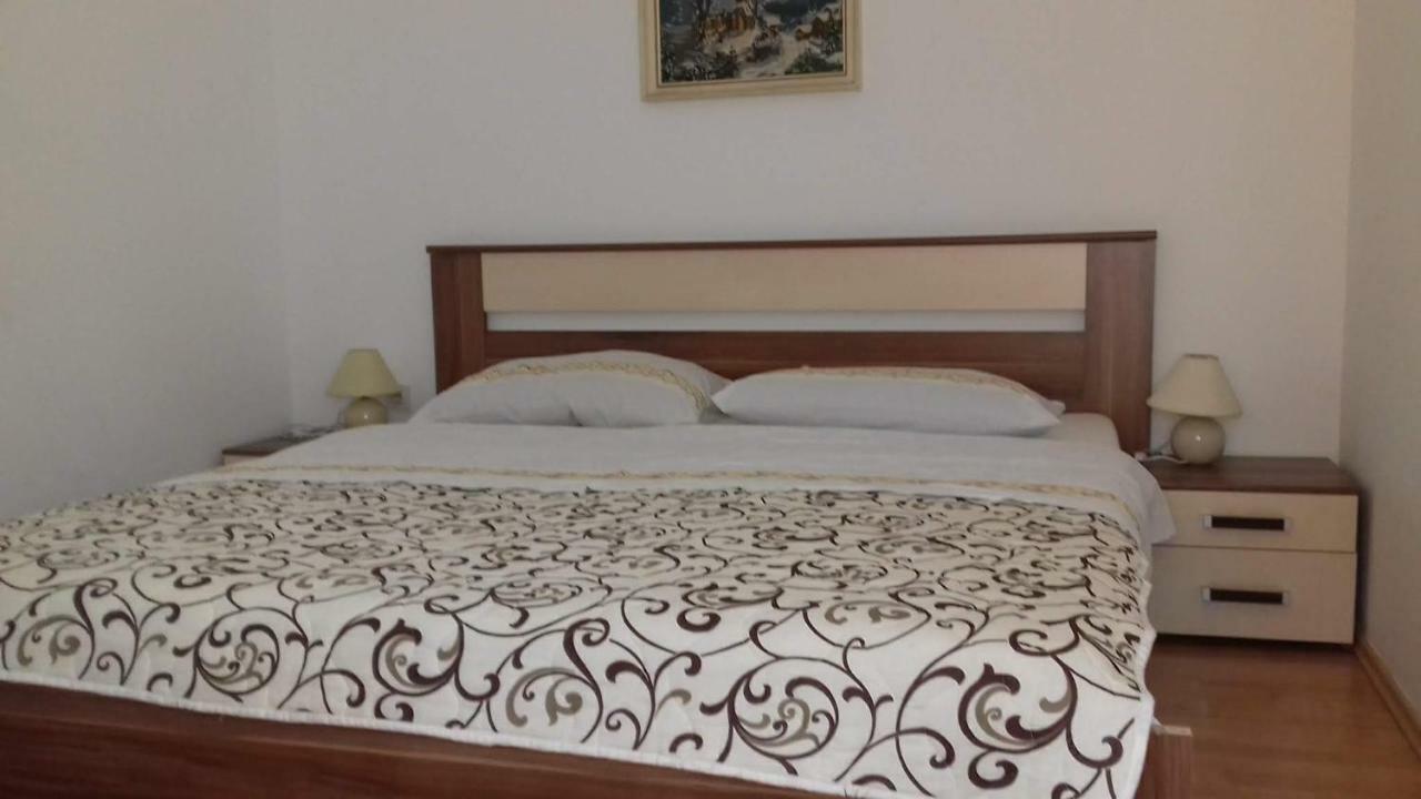 Apartmani Pajalic Krk Town Exterior foto