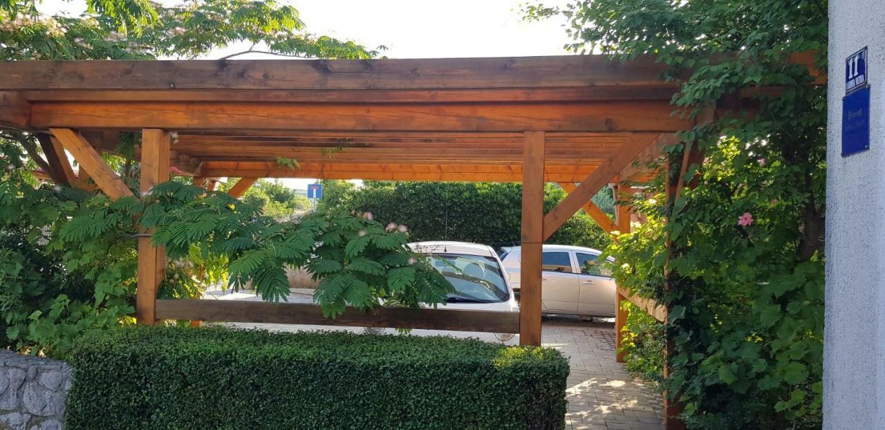 Apartmani Pajalic Krk Town Exterior foto